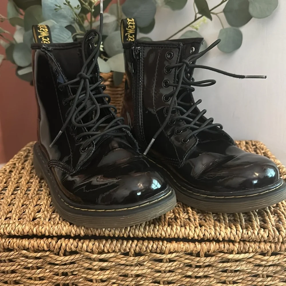Dr. Martens Youth 1460 Delaney patent leather Black Lace-Up zipper 3 Boots
